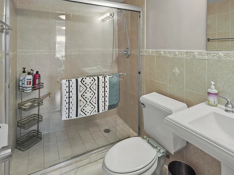 2936 Lake Shore Dr #310 — Photo 13