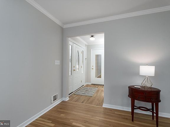 4th image of 174 Hickory Corner Rd