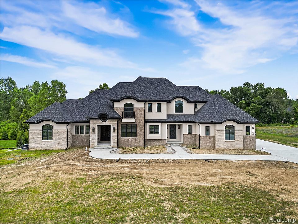 1st image of 1812 Vista Dr