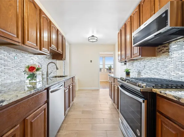 211-35 23rd Avenue #6F, Bayside, NY 11360