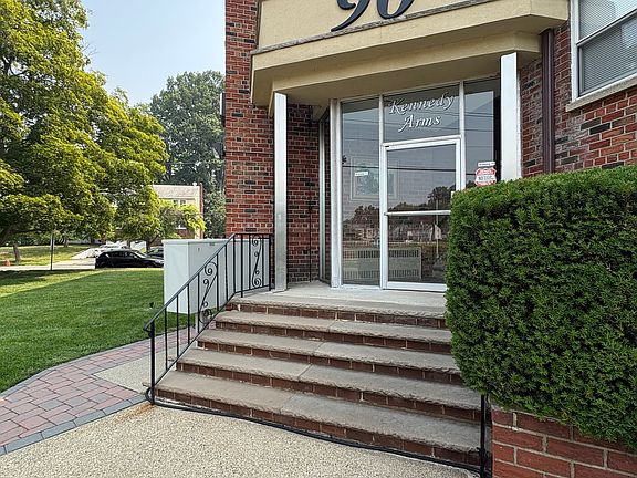 2nd image of 90 Grand Ave APT Ab