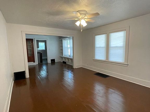3rd image of 2805 Kossuth St