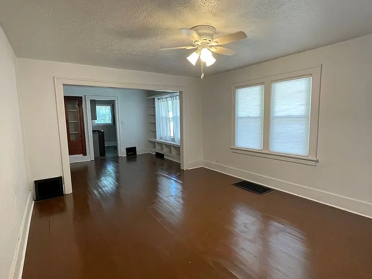 2805 Kossuth St — Photo 3