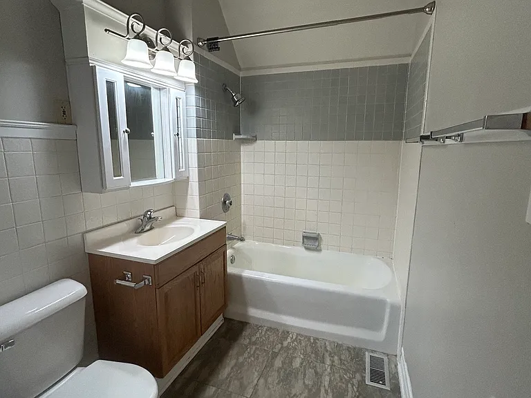 127 W Lincoln Ave #1 — Photo 10