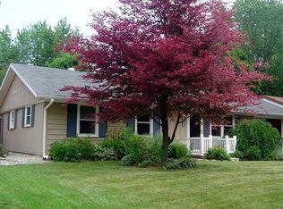 818 Maple Ln, Waterville, OH 43566