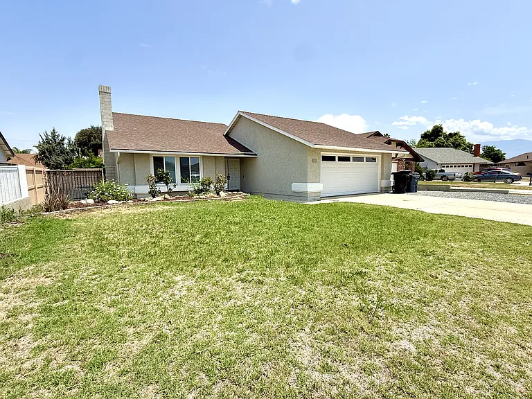 2382 Carlsbad Cir — Photo 1