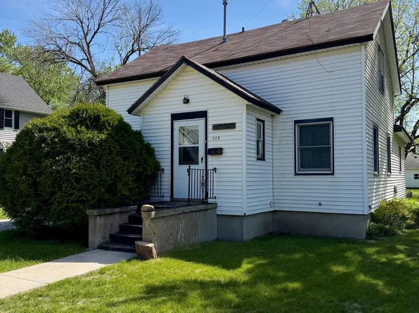 715 S Main St, Clarion, IA 50525