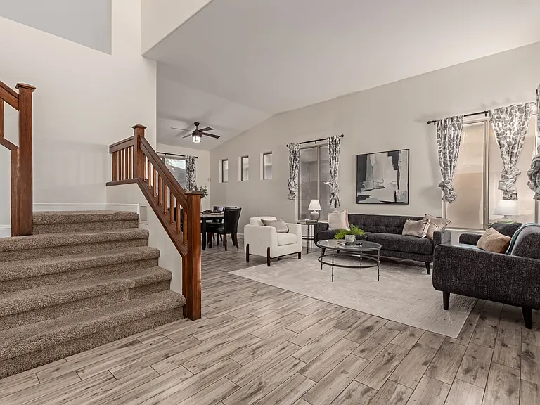 563 E Krista Way — Photo 6