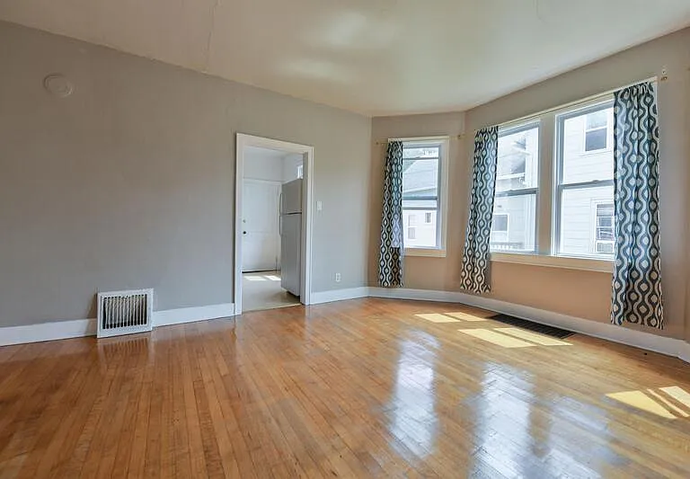 1217 Chicago St — Photo 13
