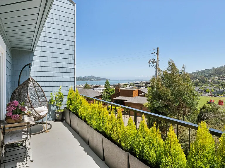 86 Stanford Way — Photo 7