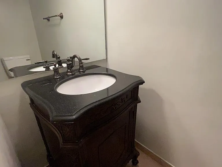 5243 Yarmouth Ave #25 — Photo 24