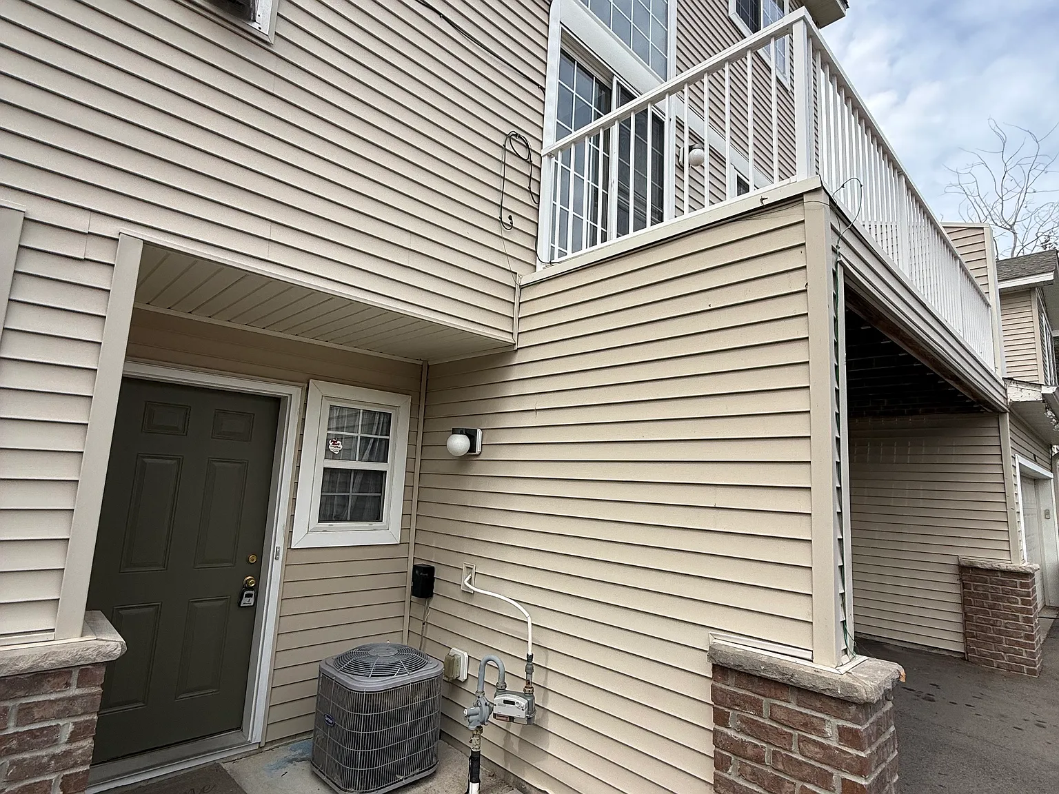2 bed, 1550 sqft, $2,000 — Photo 2