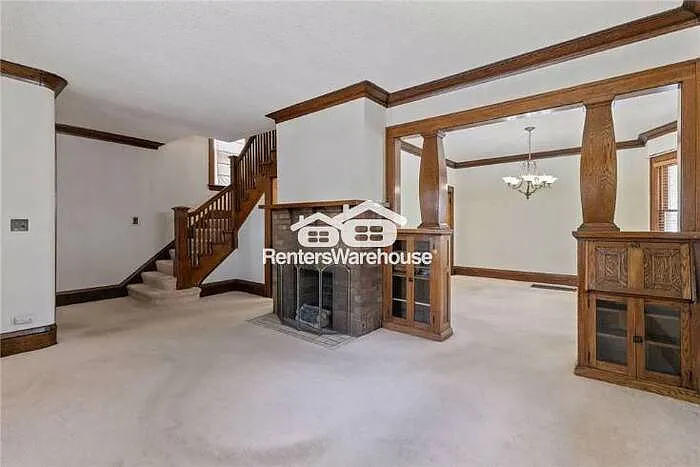 945 Sherburne Ave — Photo 8