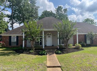 251 Greensview Dr, Brandon, MS 39047