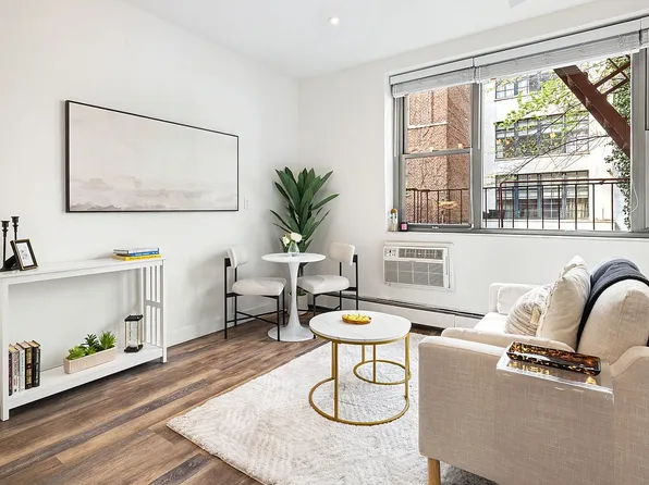 225 W 70th St APT 2A, New York, NY 10023
