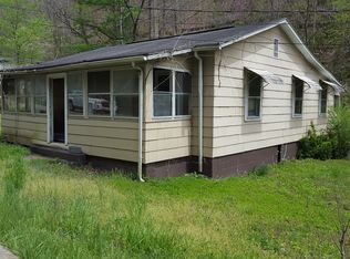 2483 Rote #65, Matewan, WV 25678