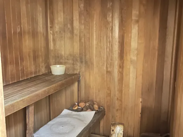 2811 East 26th Street image 16 of 38