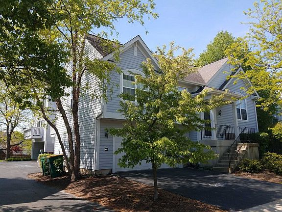 2nd image of 881 Essex Cir