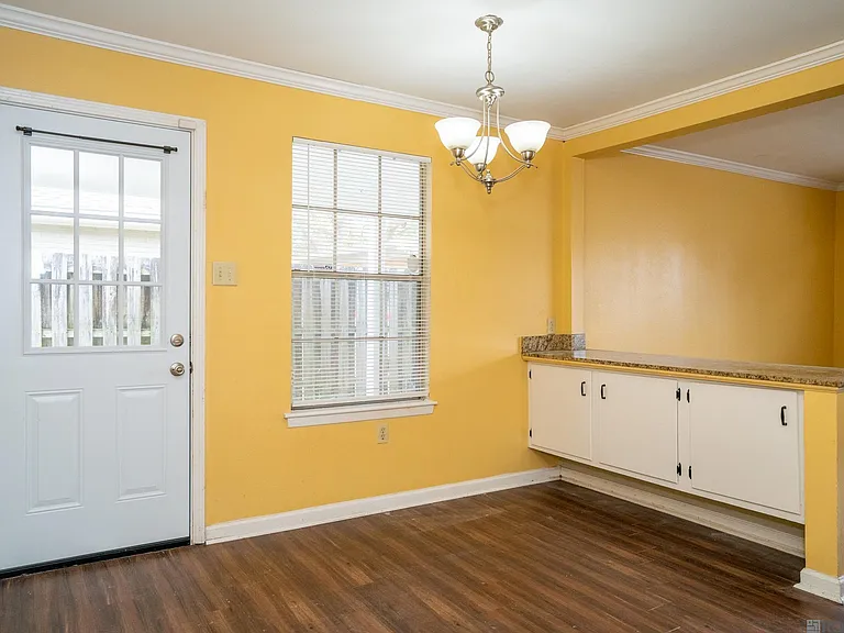 4630 Southpark Dr — Photo 10