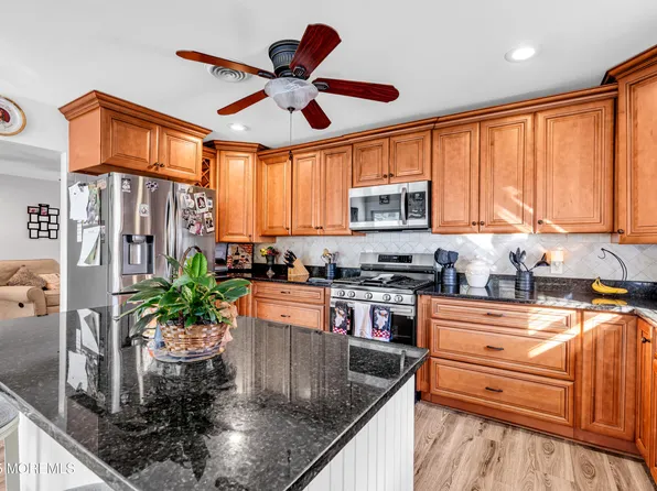 57 Dreyfus Court, Toms River, NJ 08757