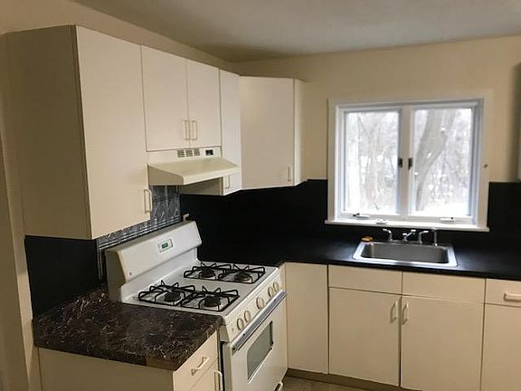 Kitchen - gas cooktop