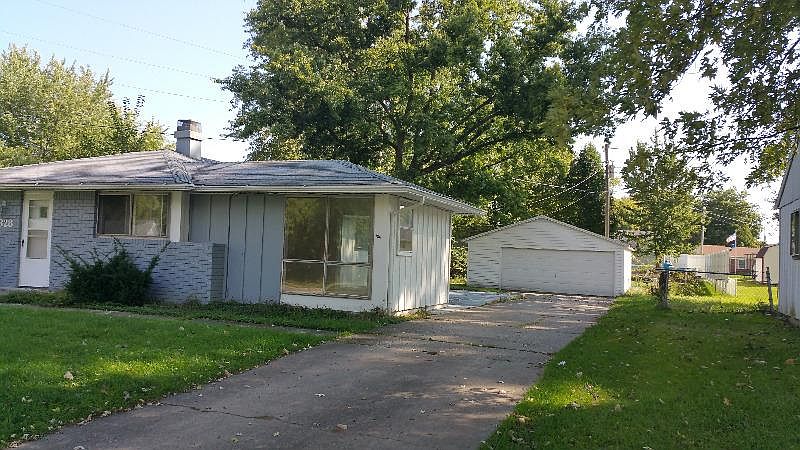 2nd image of 1828 Woodbine Dr