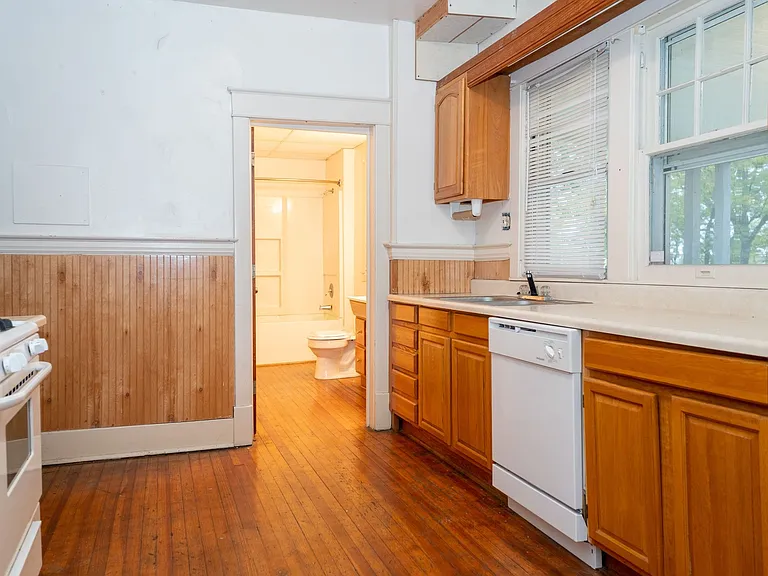 1321 Paris Rd — Photo 8