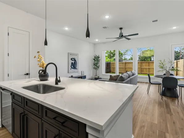 4661 Phlox St, Houston, TX 77051