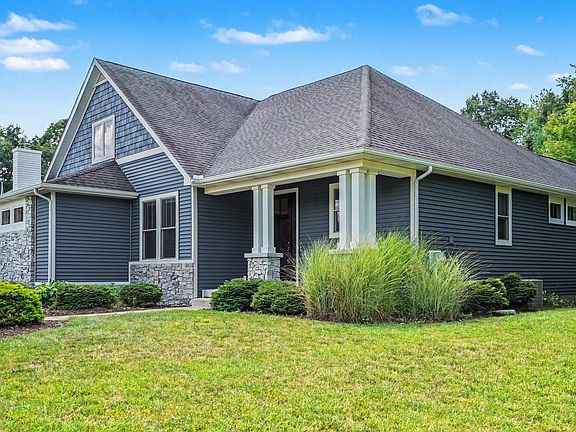 2nd image of 5701 Pondview Dr