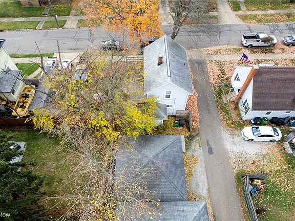 5th image of 217 College Ave
