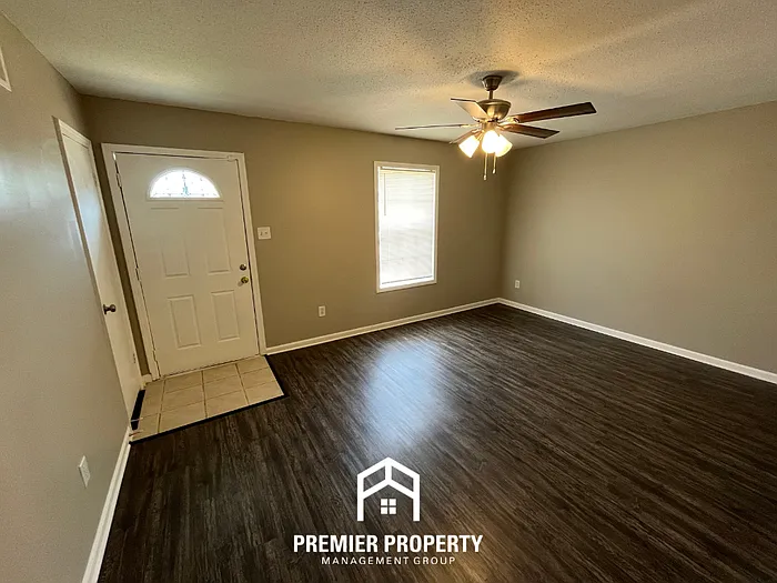 2986 Meadowfair Rd — Photo 2