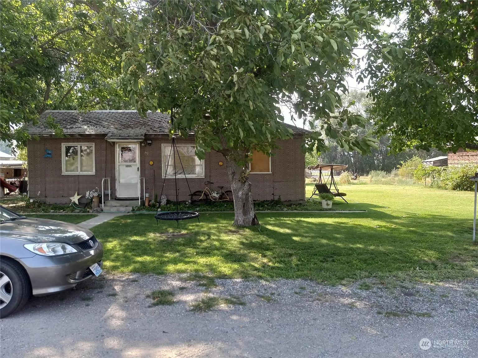 107 Whitlam Avenue photo 1