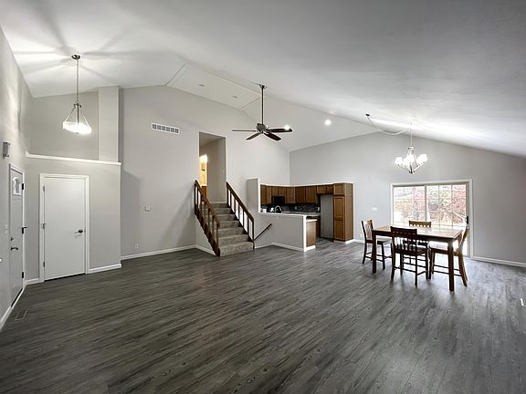 4th image of 5945 Windy Knoll Ct