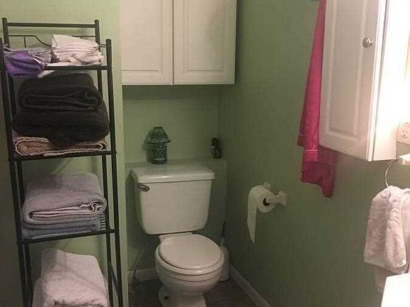 4th image of 109 W Logan St