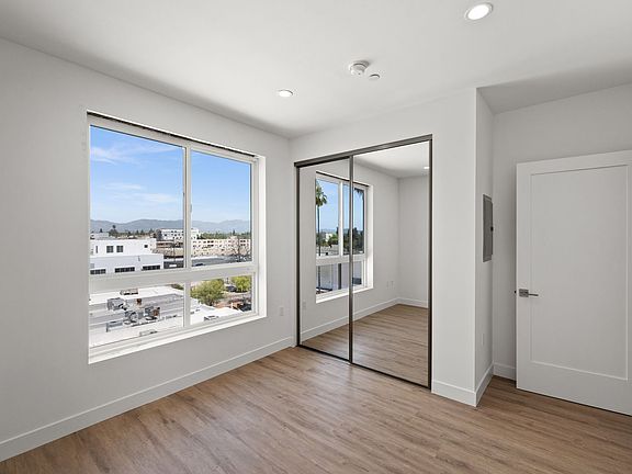 5th image of 6600 Van Nuys Blvd #401-2