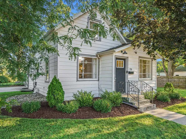 158 W Indiana Ave, Nappanee, IN 46550