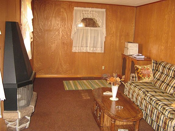 Family Room & Fireplace