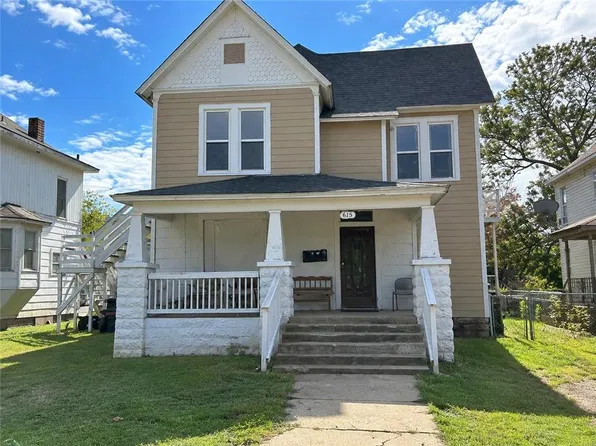 615 W 8th St, Coffeyville, KS 67337