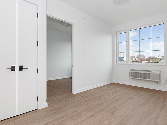 2nd image of 101 Bruckner Blvd #6F