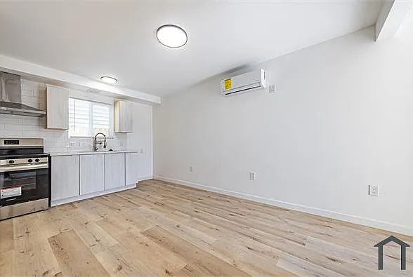 4626 Wall St #211 — Photo 6