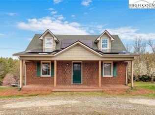 86 Triad Ln, Glade Valley, NC 28627