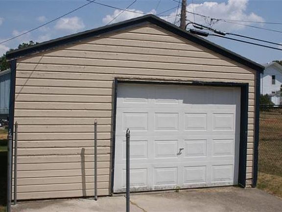 3rd image of 304 Longfield St