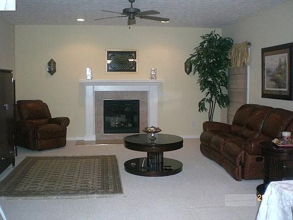 4th image of 11777 Elizabeth Cir