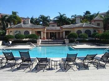 Island Place Pool