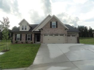 2815 Fallin Ct, High Point, NC 27262