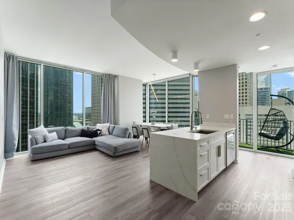 210 N Church St Unit 1801, Charlotte, NC 28202