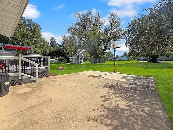 3rd image of 107 Meadow Ct