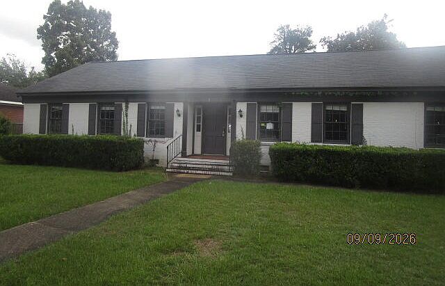 1st image of 412 Forest Glen Dr