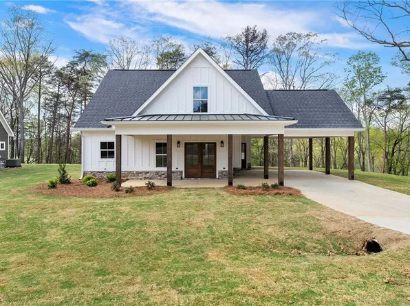 224 McKelvey Cir, Taylorsville, GA 30178