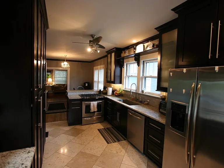 208 Sherman Ave — Photo 4